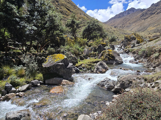 Andean Blue Sky Of Peru-瓦拉斯必去景点