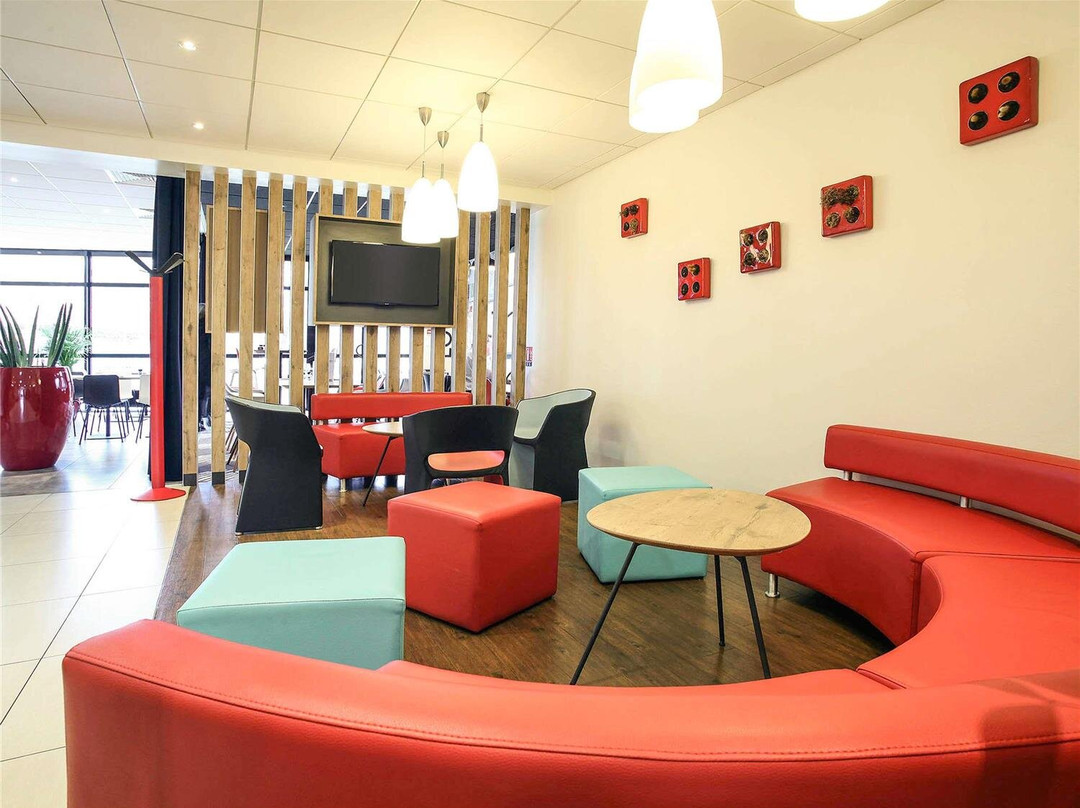 Houdemont酒店住宿-宜必思南锡布拉布瓦酒店