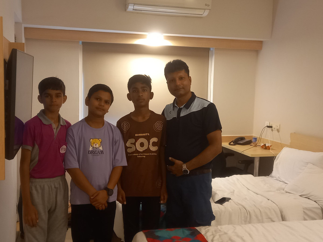 普那金格酒店主图