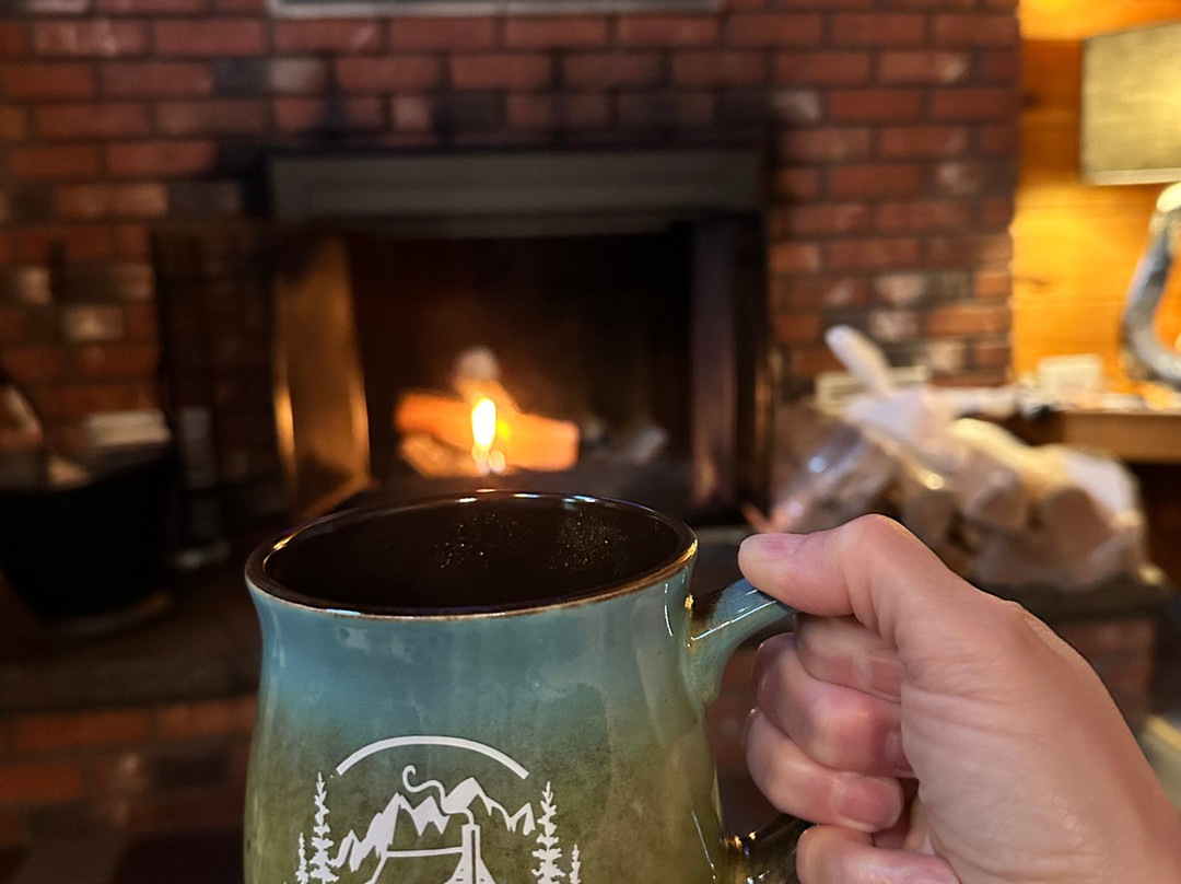 Smoke Hole Caverns & Log Cabin Resort主图