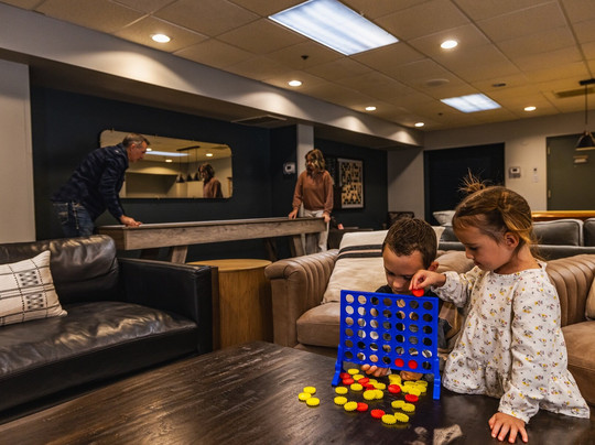 Whitefish Riverfront Hotel主图