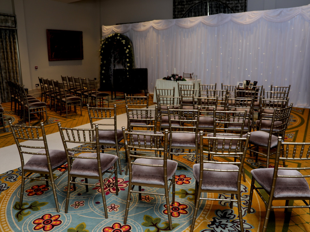 劳勒斯酒店主图