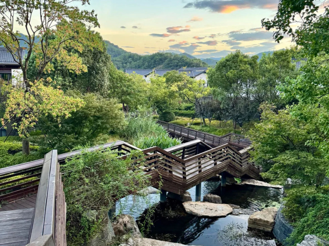 宁波东钱湖康得思酒店主图