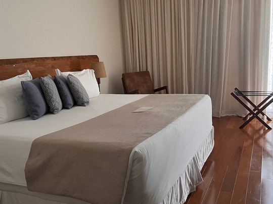 亚马逊别墅酒店主图