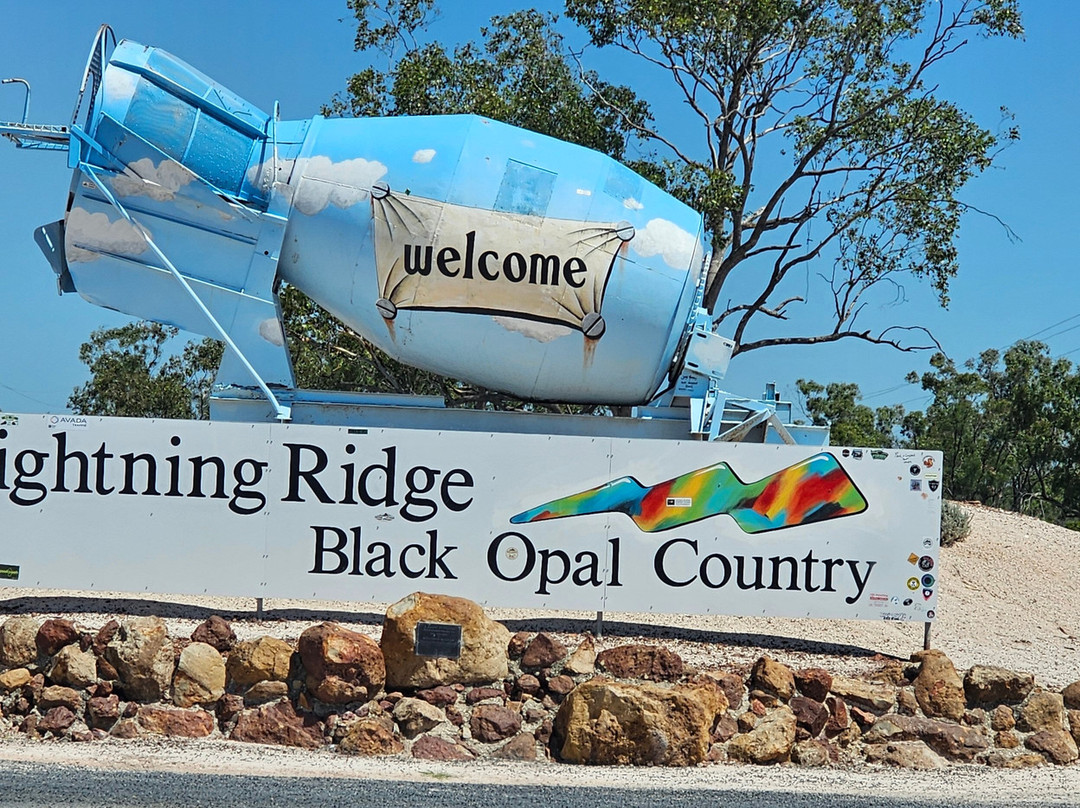 Lightning Ridge Outback Resort & Caravan Park主图