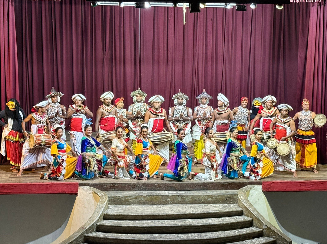 See Sri Lanka Tours-康提必去景点