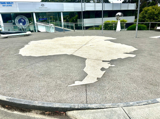 Gigglemug's Antarctic Cafe