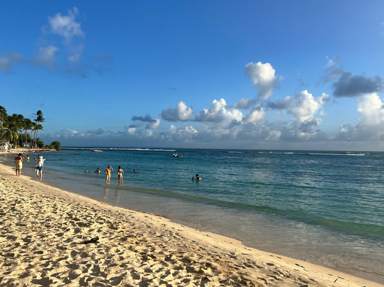 Plage de La Caravelle-Sainte-Anne必去景点