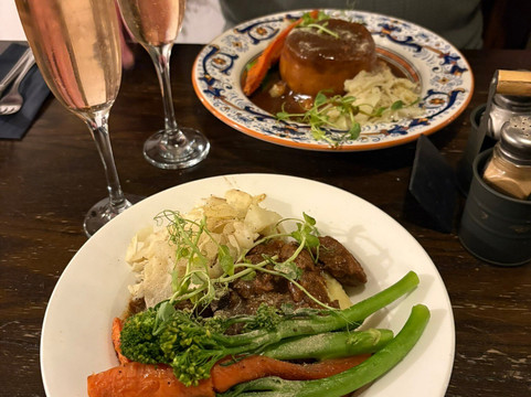 王之首旅馆主图