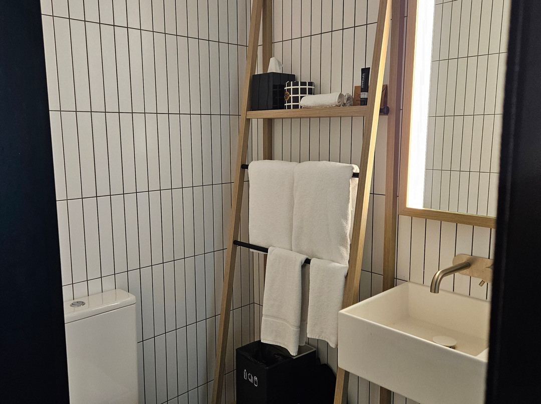 Little National Hotel Sydney主图