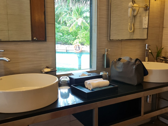 库拉玛蒂岛度假酒店主图