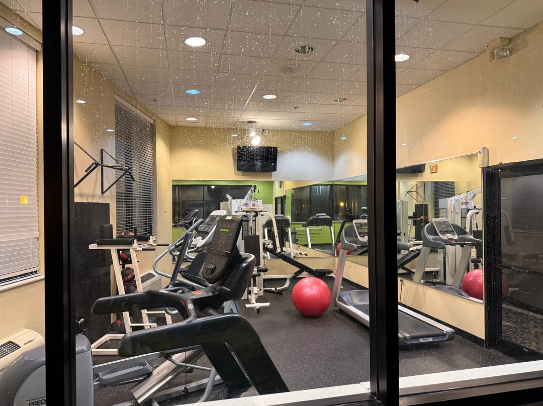 伊根明尼苏达戴斯酒店-近美国购物中心主图