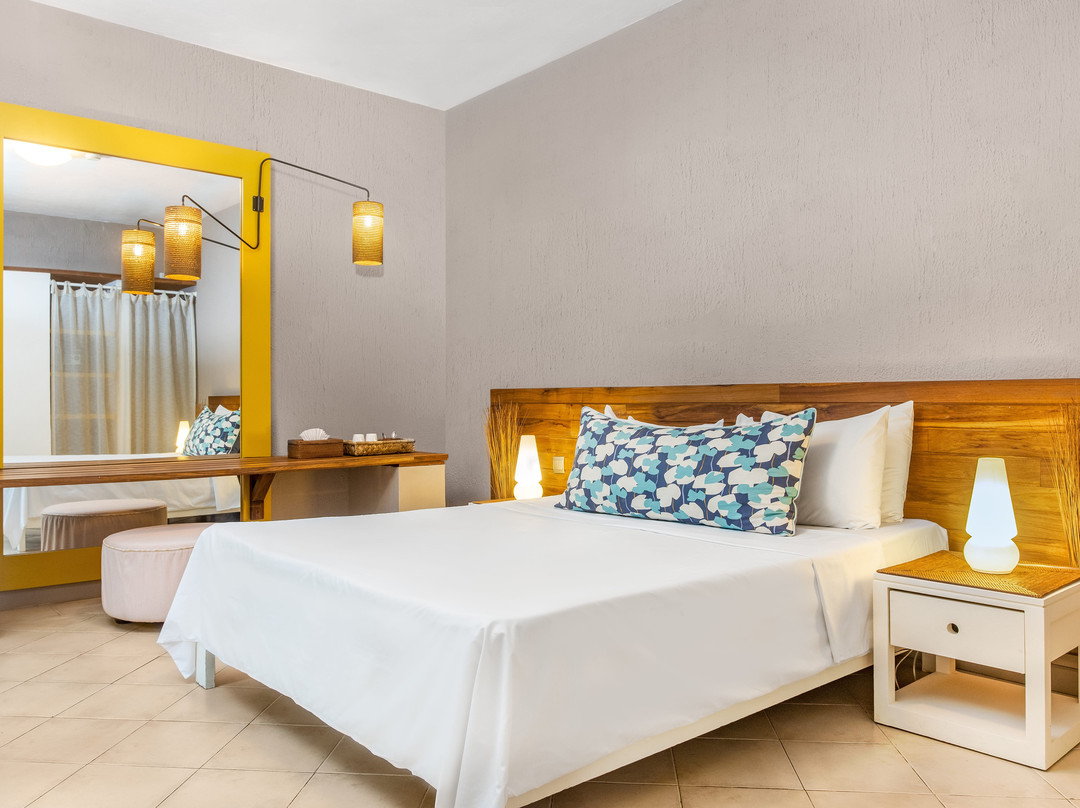 态度酒店-快乐周五主图