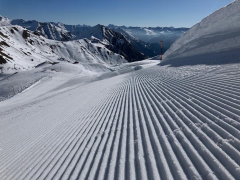 阿尔卑斯酒店-官方