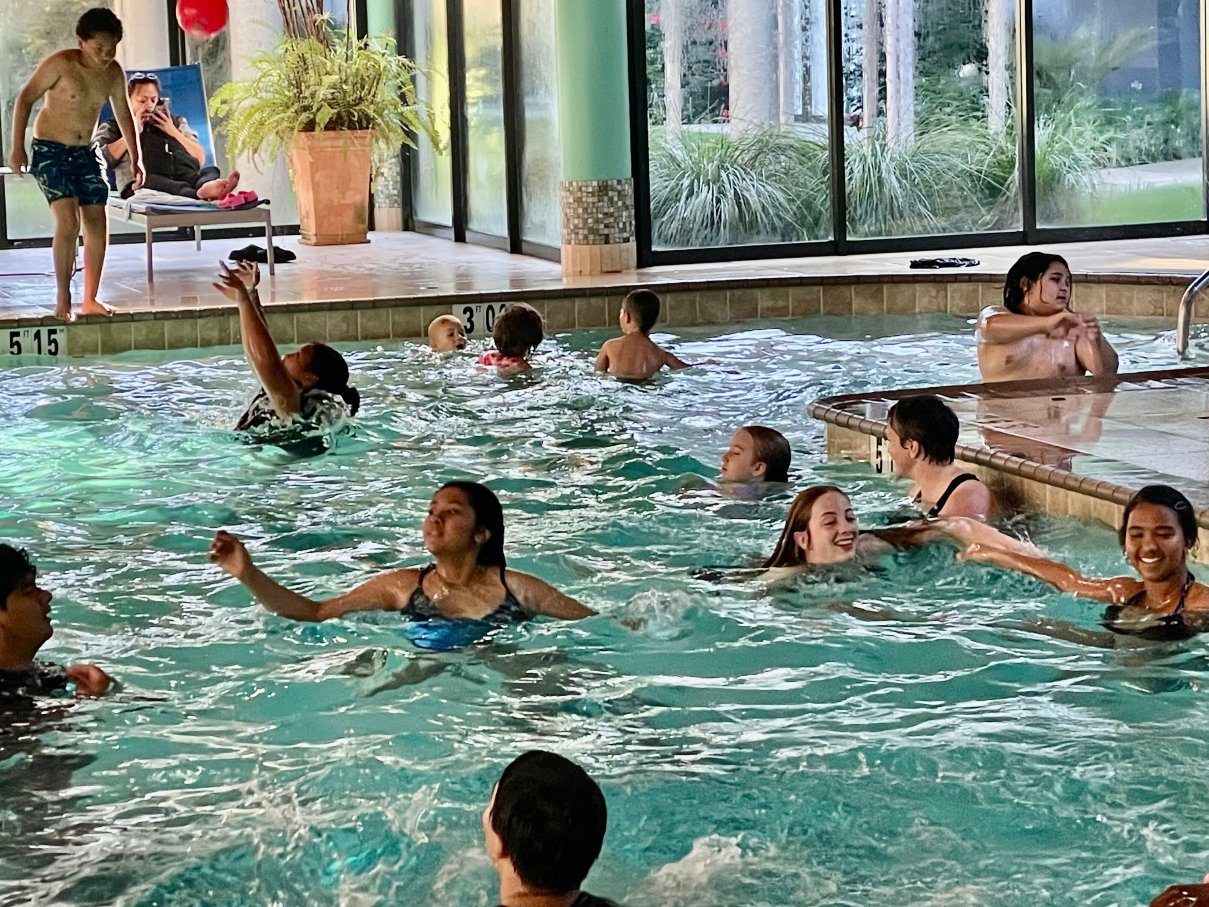 伯克利码头希尔顿逸林酒店-泳池