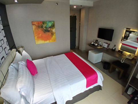 埃洛伊萨皇家套房酒店主图