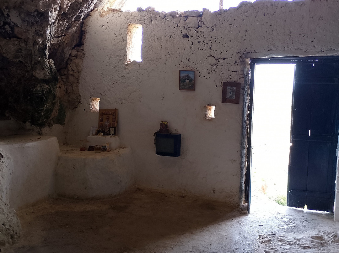 Agioi Saranta Cave Church-普它肋斯必去景点