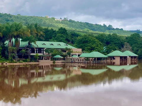 班姆布湖滨小屋主图