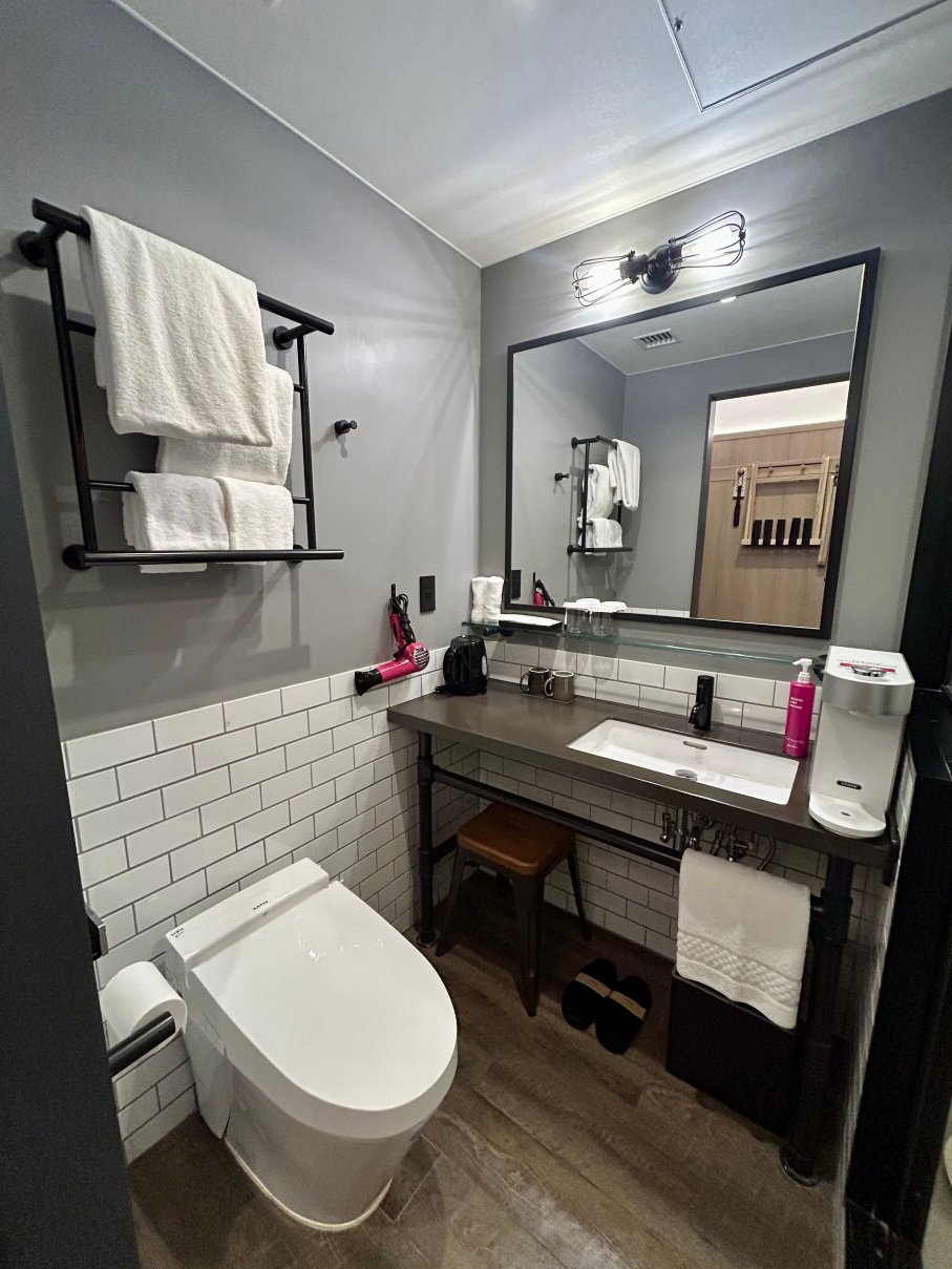 东京锦系町 Moxy 酒店-浴室