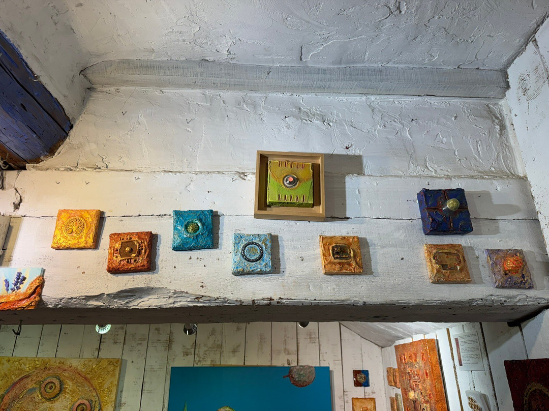 Art Gallery Contemporary Tapiézo-Roussillon必去景点