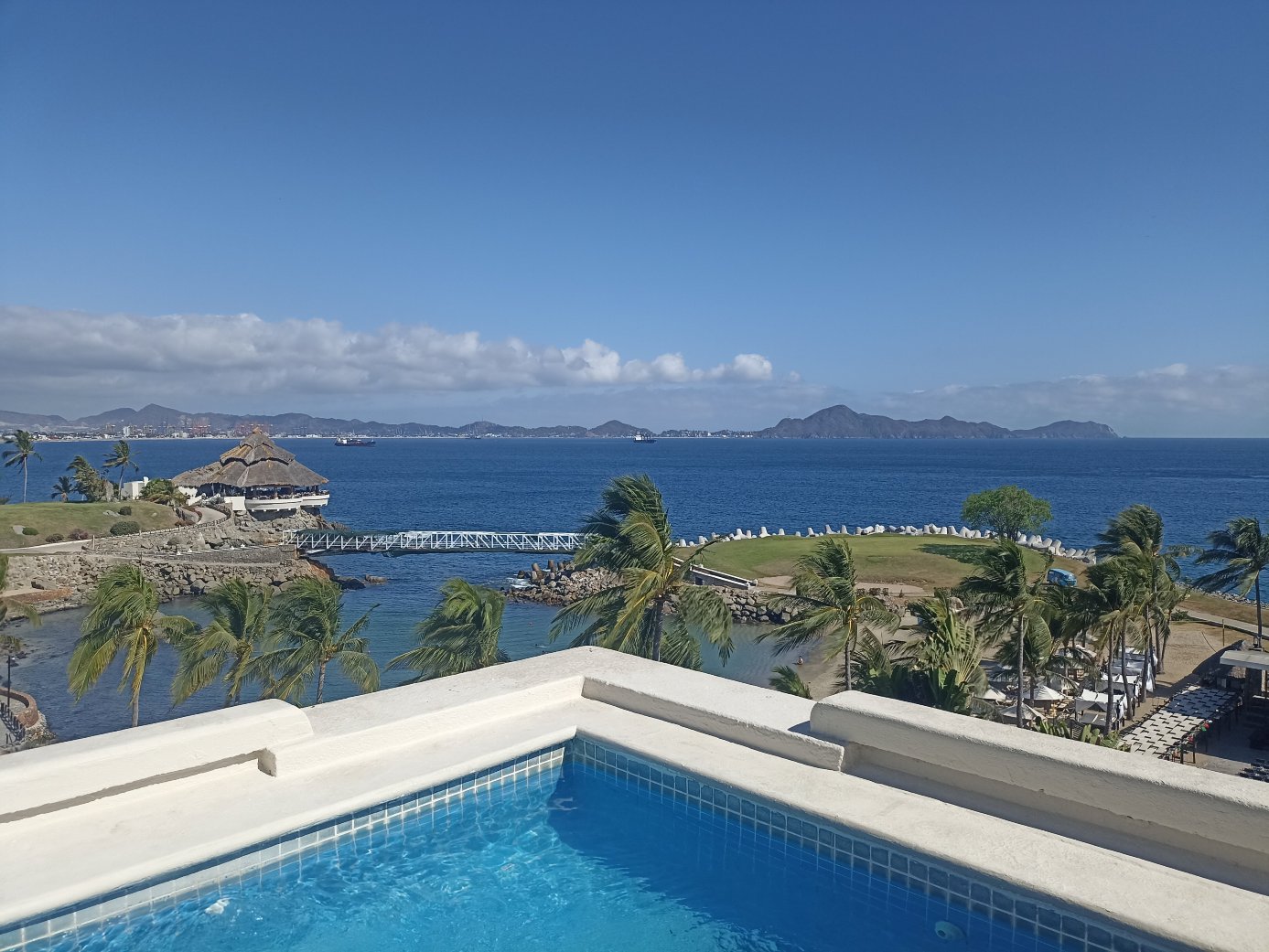 巴塞罗卡尔米纳酒店-旅行者