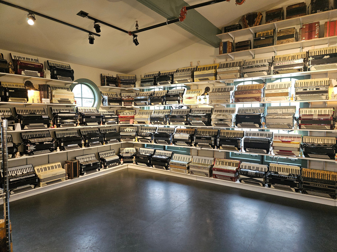 New England Accordion Connection & Museum Co.-Canaan必去景点