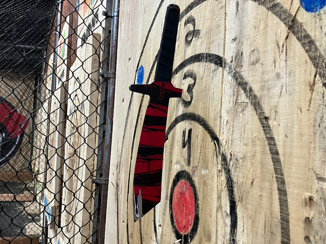 Bury The Hatchet Cherry Hill - Axe Throwing-切里希尔必去景点