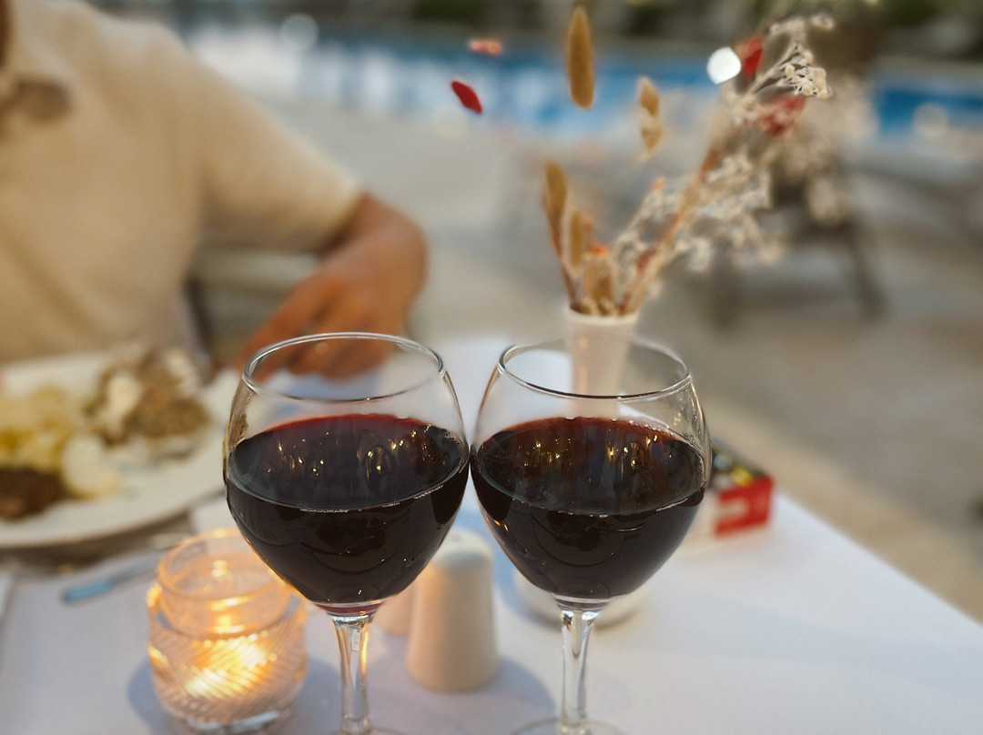 阿尔米里达沙滩酒店主图