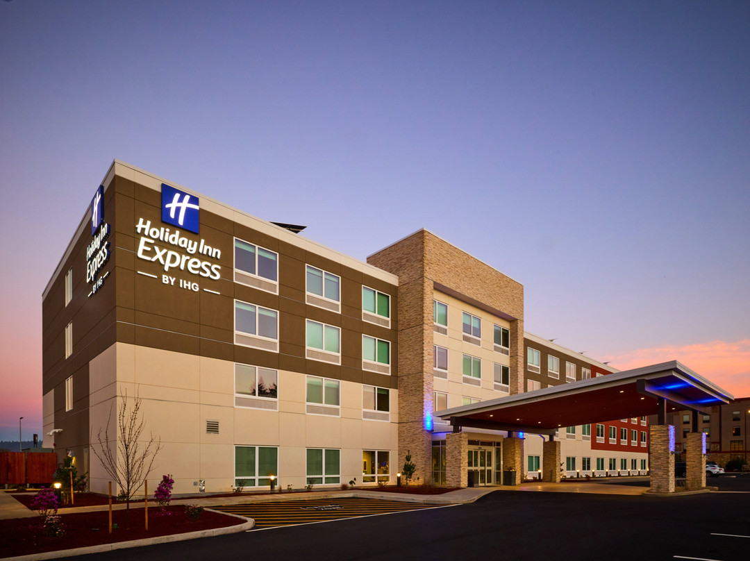 Holiday Inn Express & Suites Roseburg North by IHG