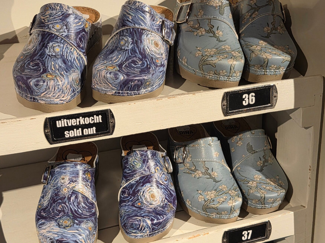 Kooijman Souvenirs & Clogs Wooden Shoe Workshop-赞丹必去景点