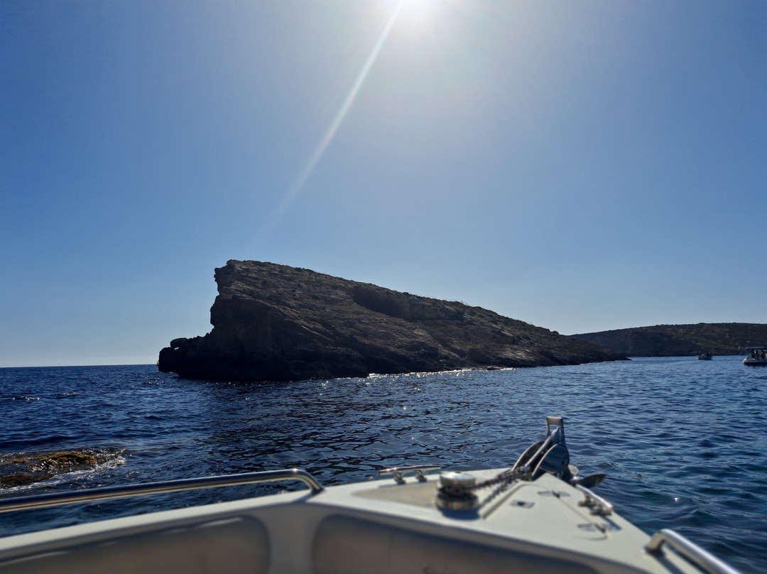 Comino Waves Boat Charters Malta-史克华必去景点