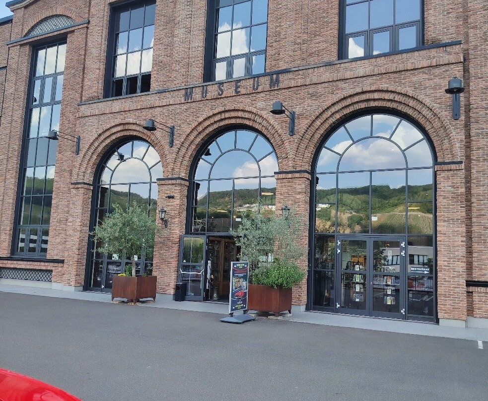Zylinderhaus Nostalgie & Oldtimer Museum-贝恩卡斯特尔－屈斯必去景点
