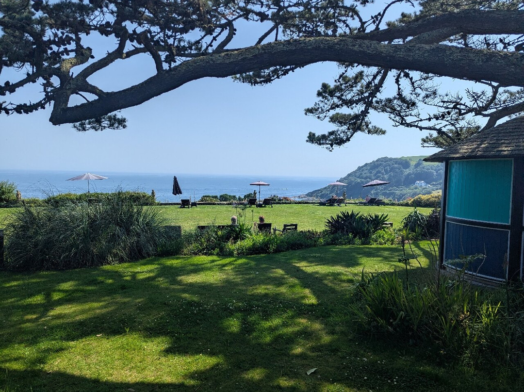 塔兰德海湾酒店主图