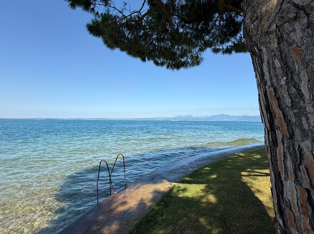 Lido Mirabello Beach-巴尔多利诺必去景点