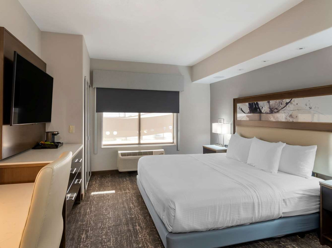 Kearney酒店住宿-Best Western Premier Liberty Inn & Suites