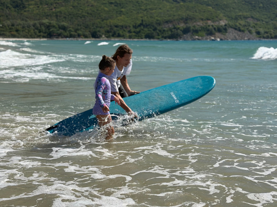 Surfing LIVE Surf School-芽庄必去景点