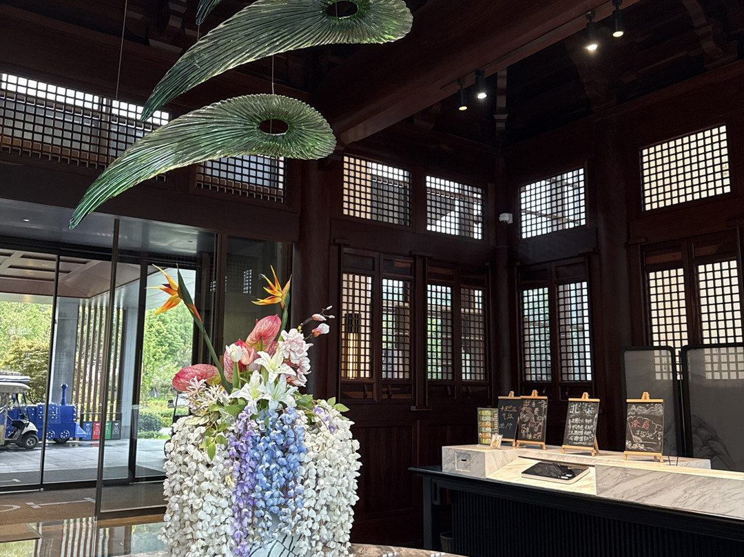 湖州西塞山鸿居酒店主图