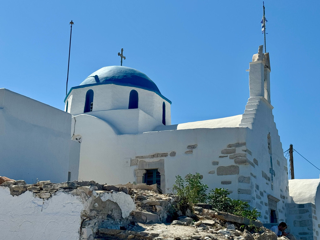 St. Constantine Church-帕罗奇亚必去景点