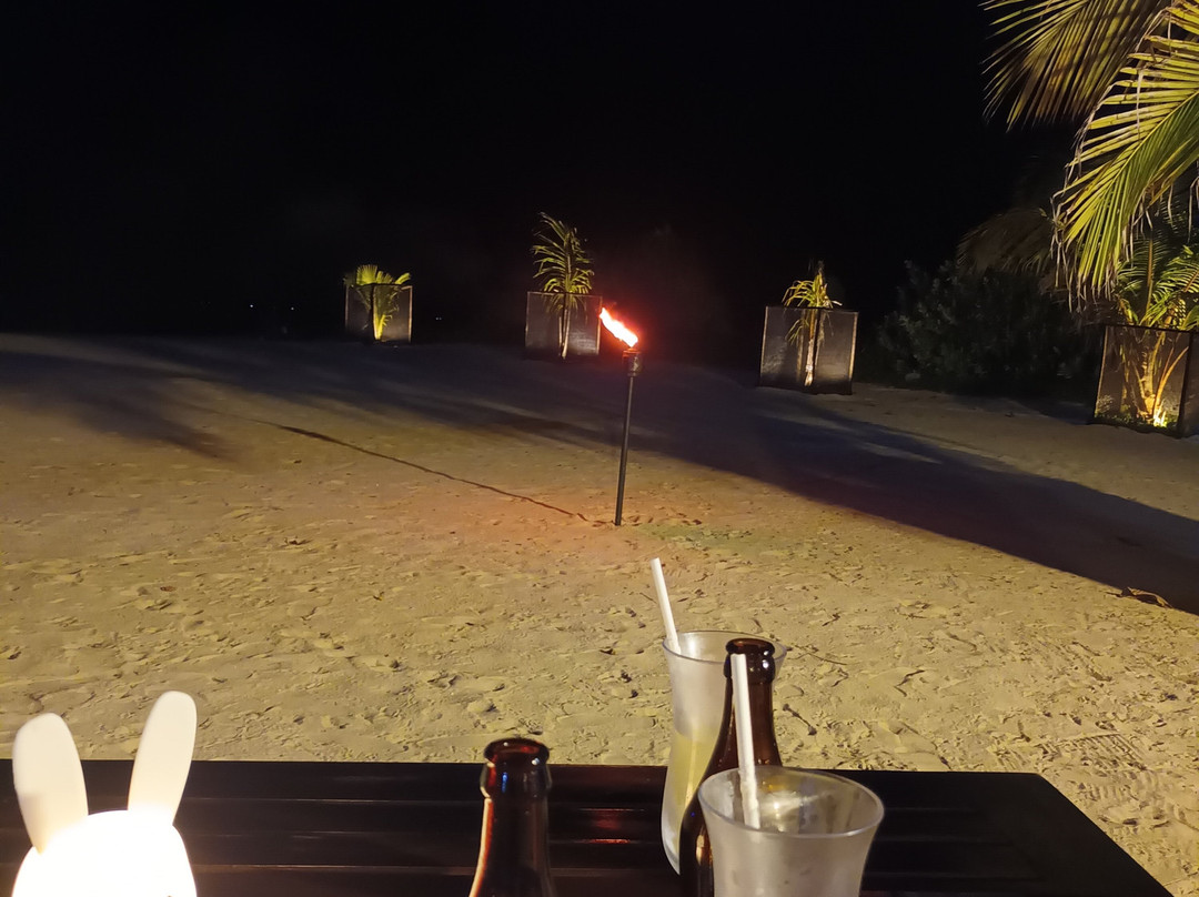 尼拉瓦利海滩酒店主图