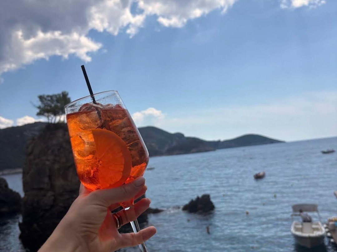 La Grotta Beach-Paleokastritsa必去景点