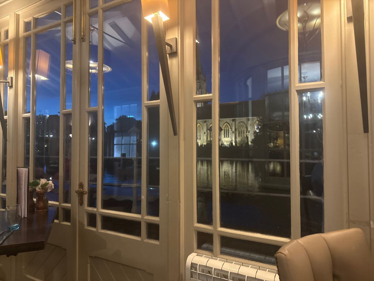 麦克唐纳康普利特安格勒酒店-旅行者