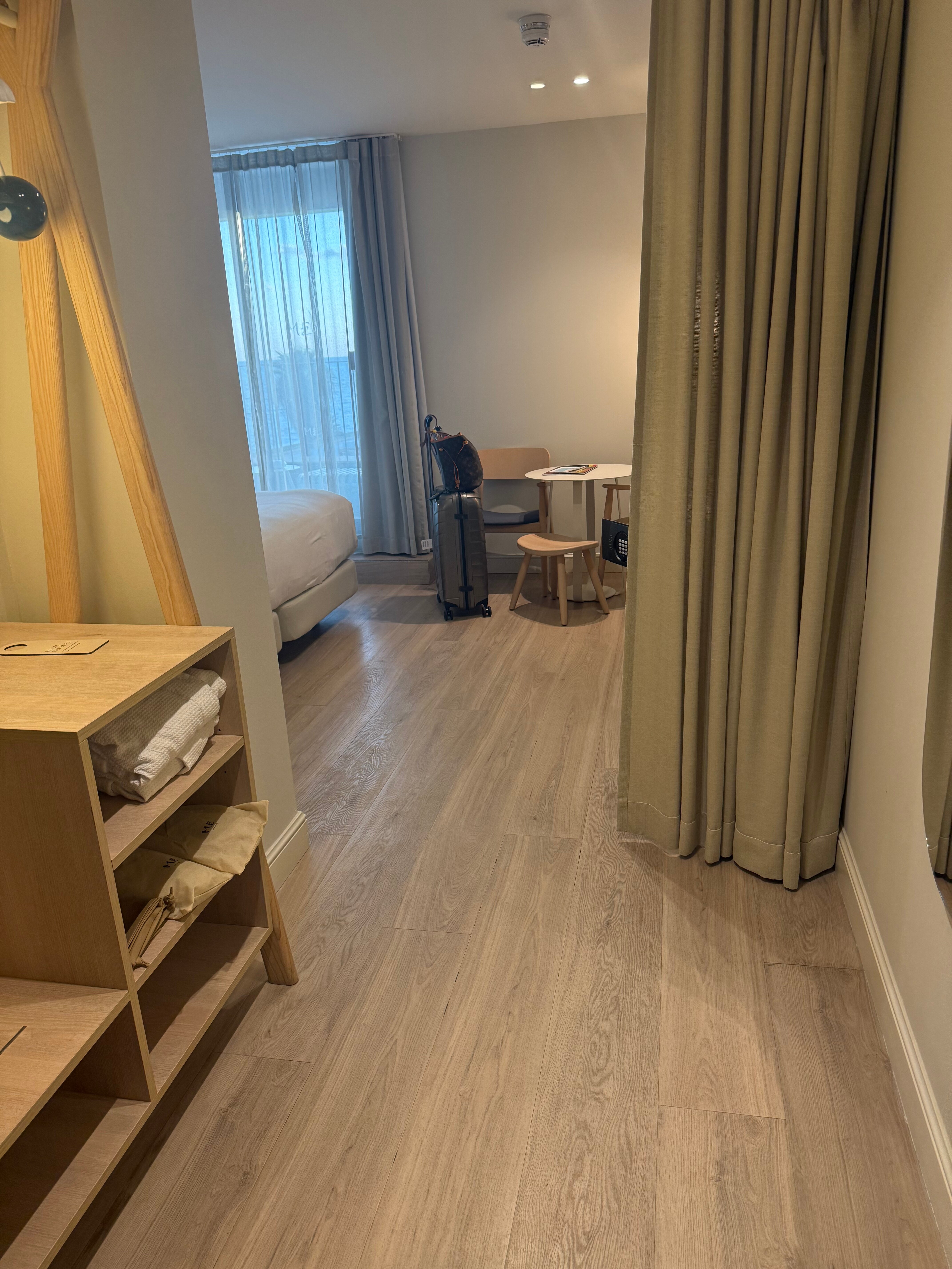 锡切斯ME酒店-旅行者