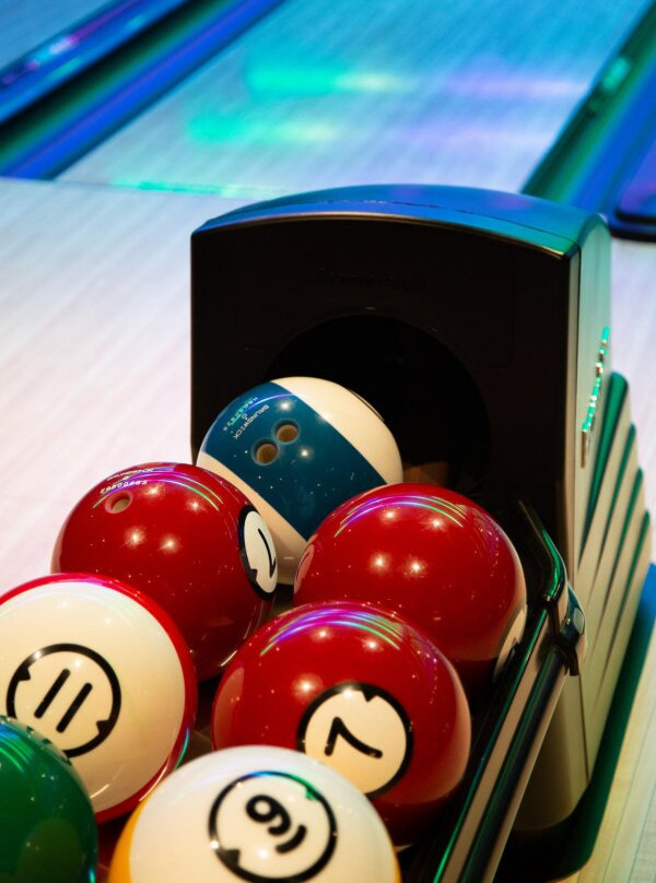 One Third Bowling Darts Bar景点图片