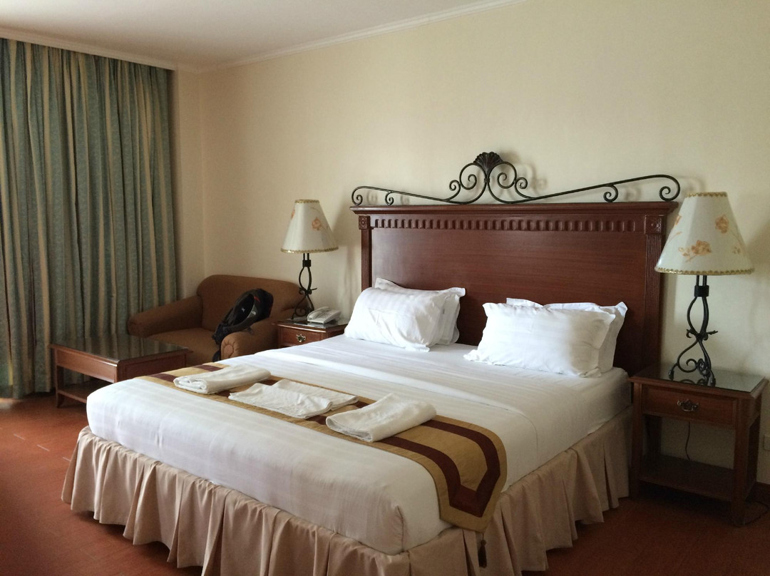 阿尔纳邱白沙滩度假村酒店