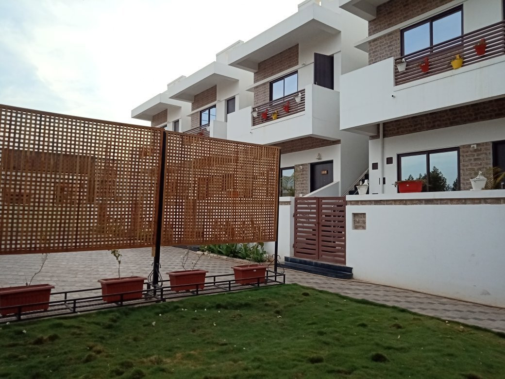 Daze Off Studio House