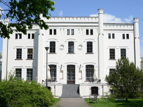 Rakowiec酒店住宿-Pałac Bałoszyce