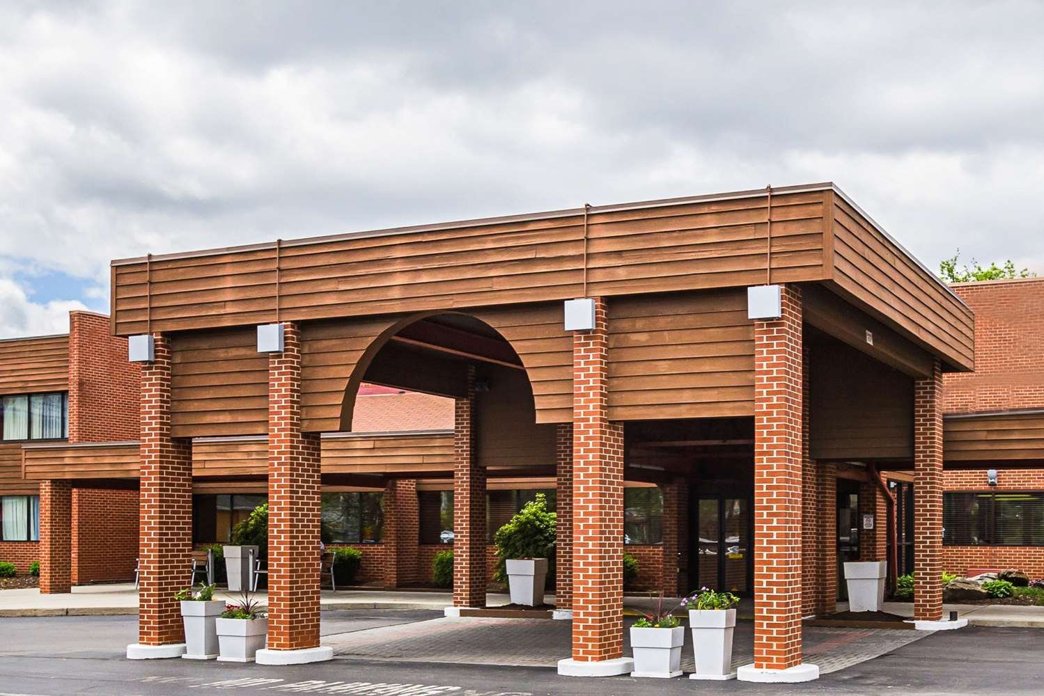 Quality Inn & Suites-官方