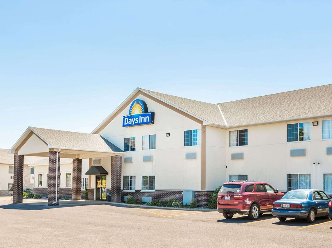 Reston Inn & Suites主图