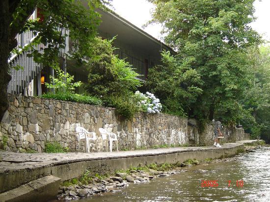 Riverside Motel-泳池