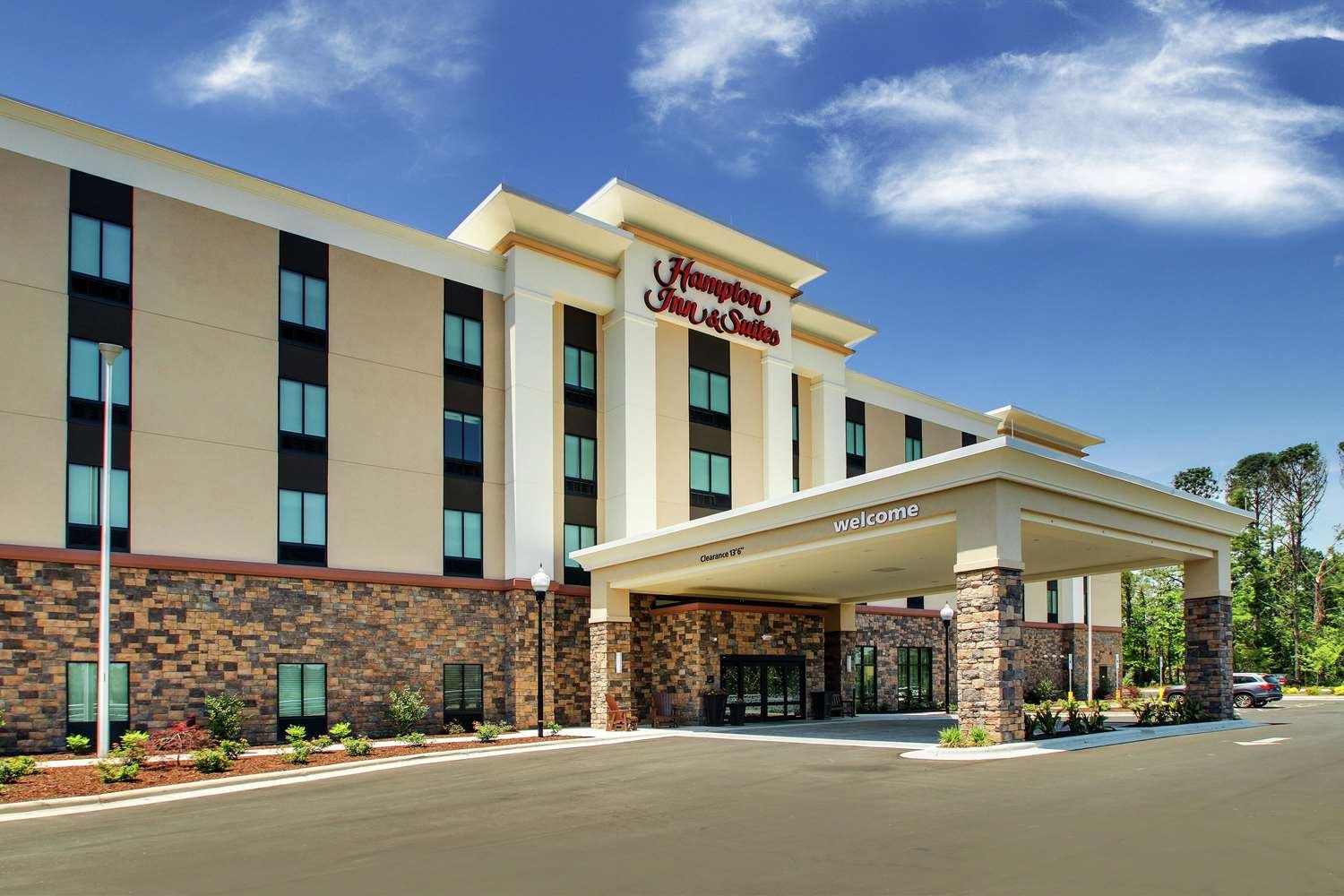 Hampton Inn & Suites Southport-官方